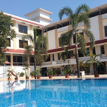 Resort Silver Hills Lonavala Exterior foto