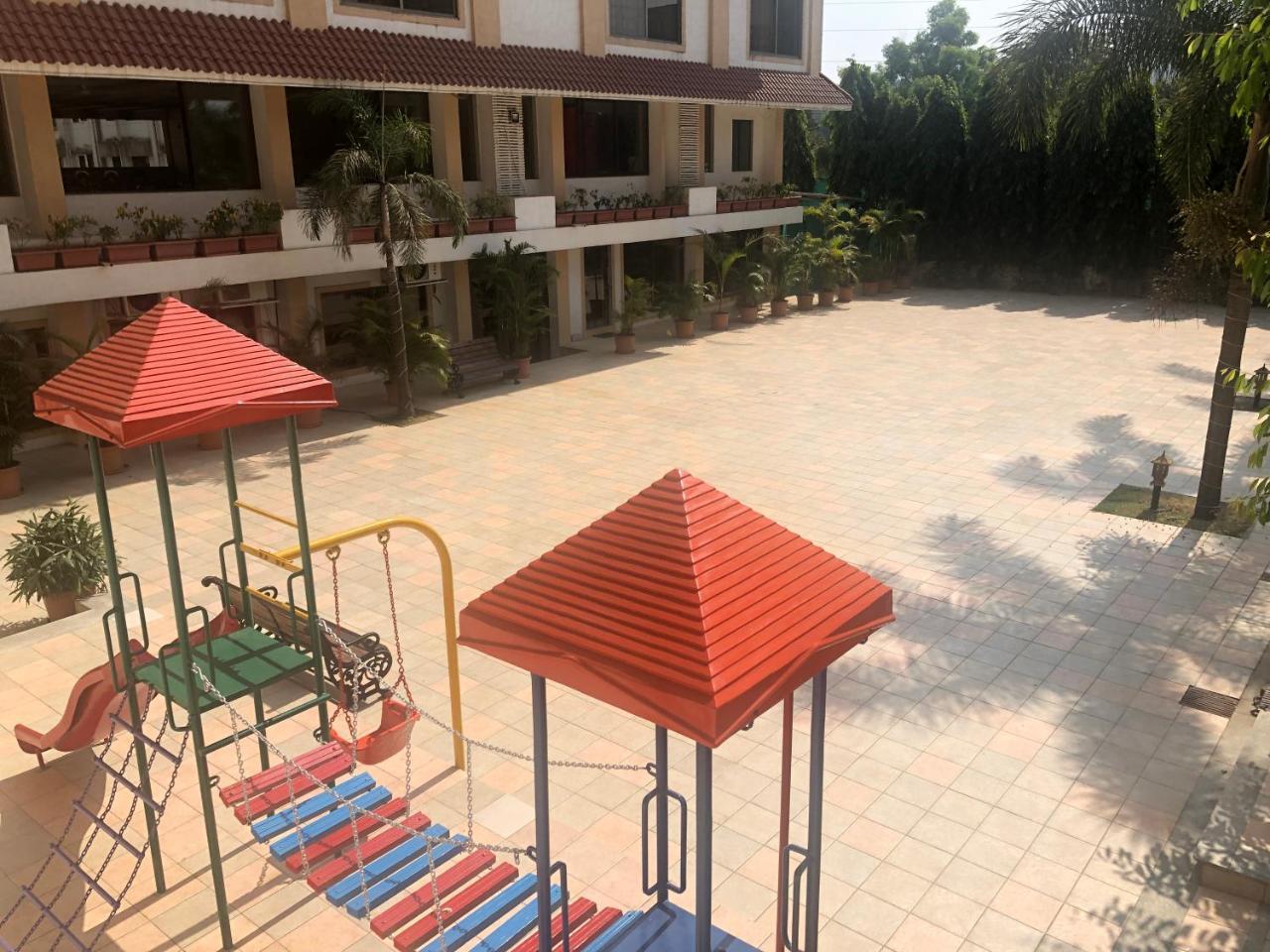 Resort Silver Hills Lonavala Exterior foto