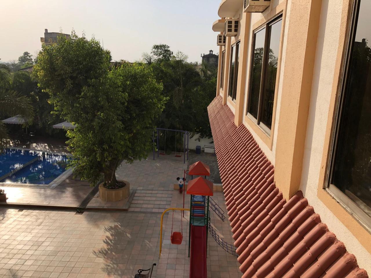 Resort Silver Hills Lonavala Exterior foto